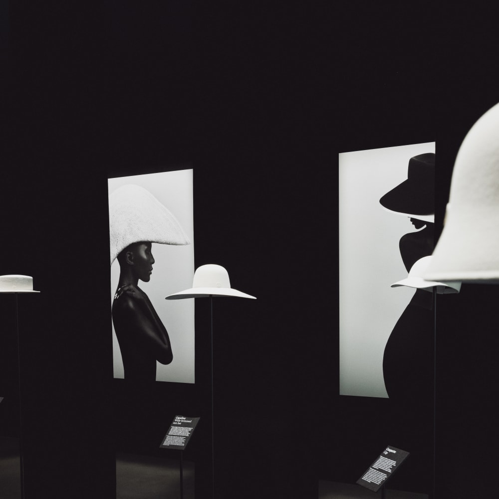 Detail de lexposition Metamorphoses cle19M Photo Soliou Ligali