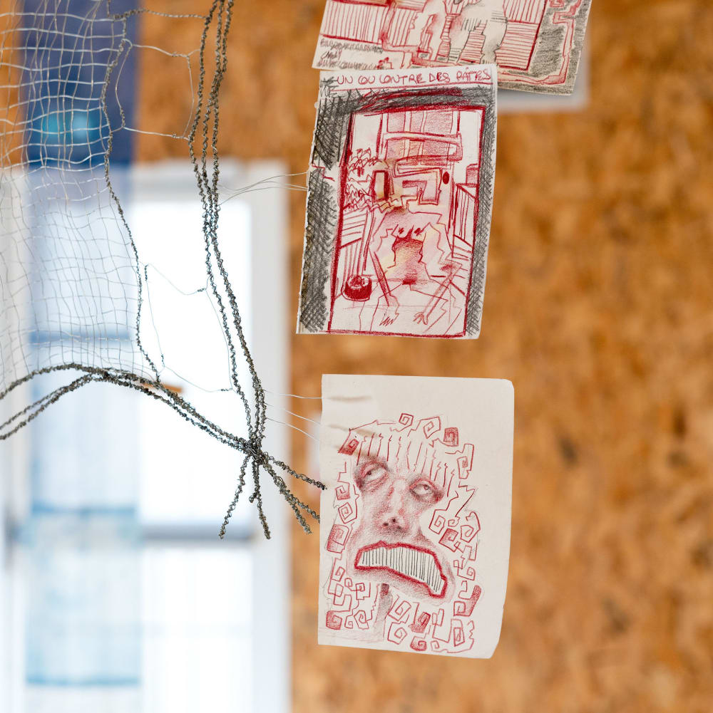 Vue d'exposition dans la Cabane de la Parcelle