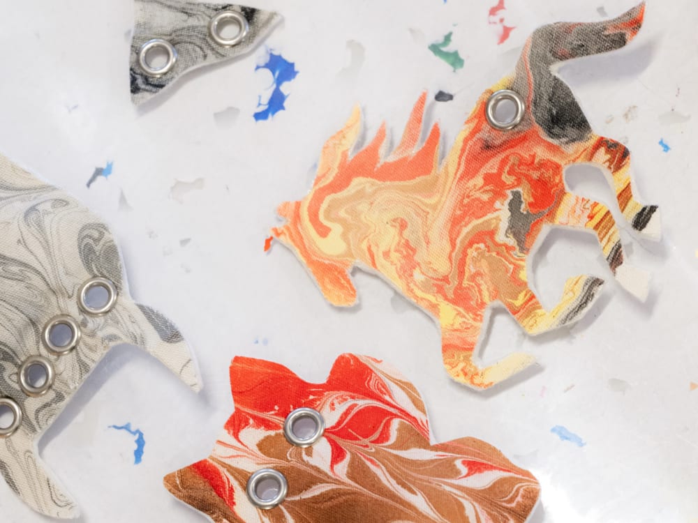 Atelier enfant - Marbrure sur charm's à la Galerie du 19M