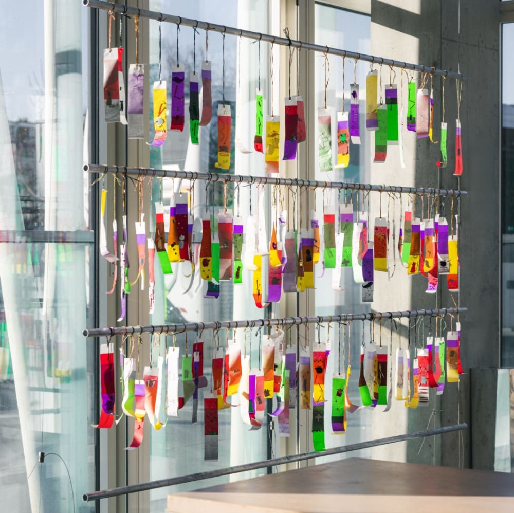 Vue de l'arbre à voeux à la Galerie du 19M