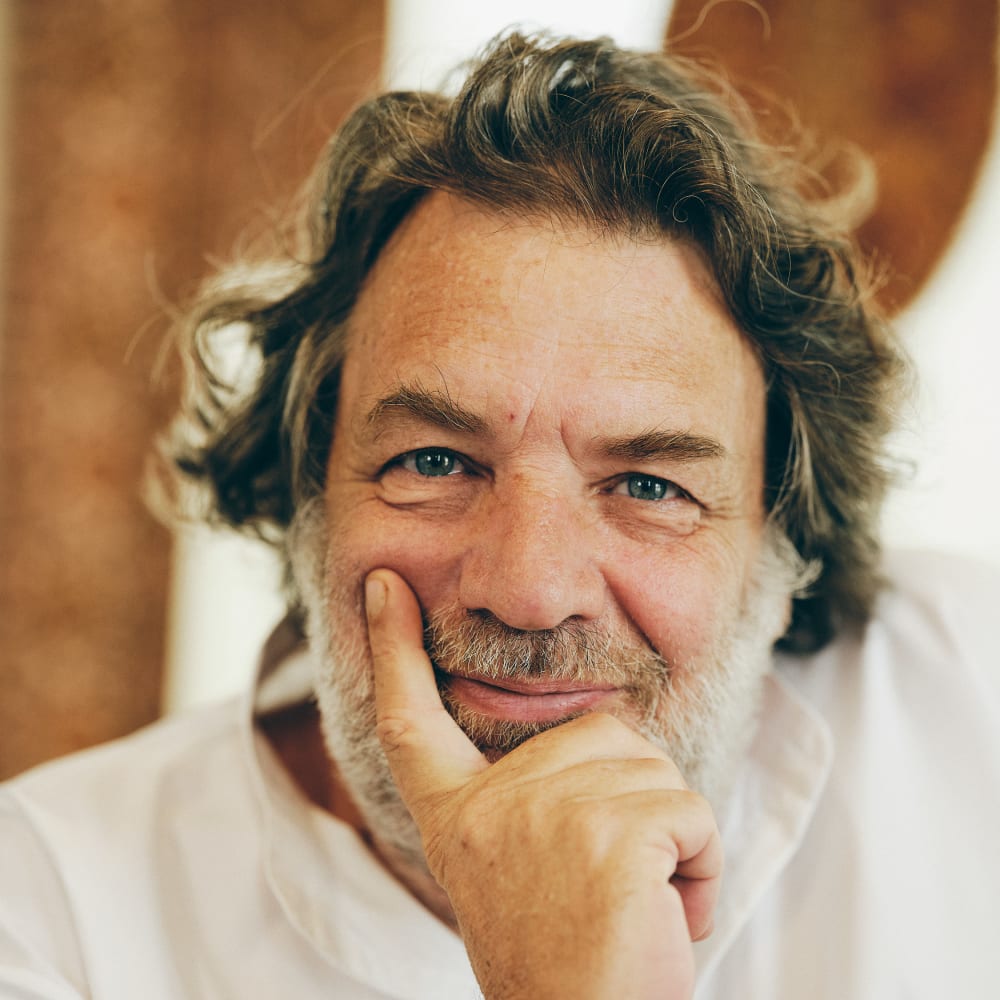 Portrait de Jean François Lesage directeur artistique de Lesage Intérieurs c le19M x Madhavan Palanisamy gq6tn4