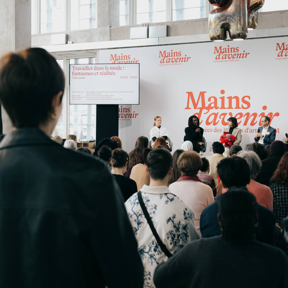 Table ronde des journées Mains d'avenir (c) le19M. Photo Alix Marnat