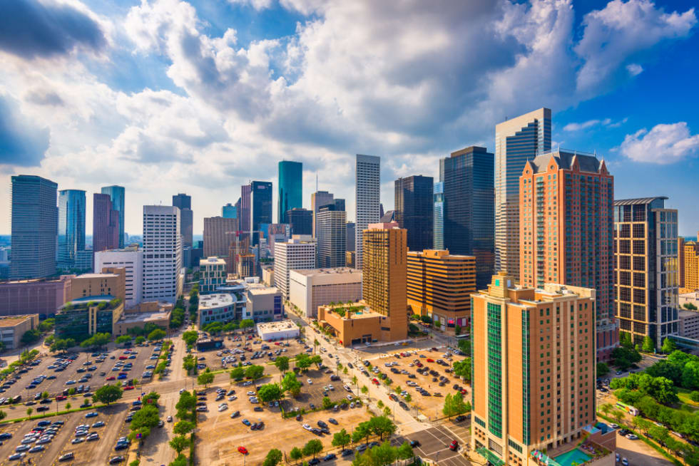  Houston, Texas, USA downtown city skyline.