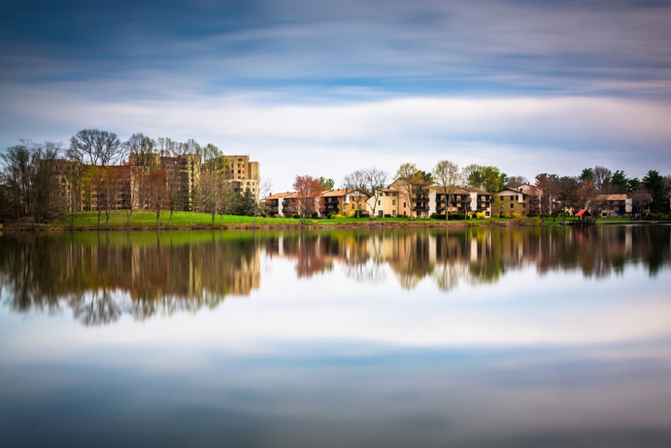  Long exposure of waterfront homes at Wilde Lake, in Columbia, Maryland. 