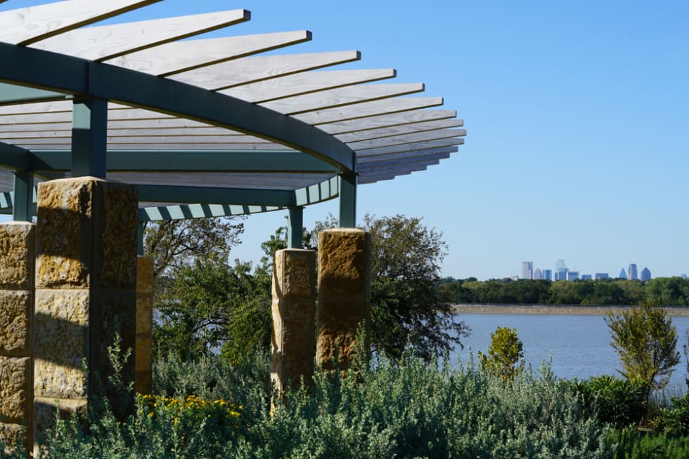 View along White Rock Lake in Dallas, Texas