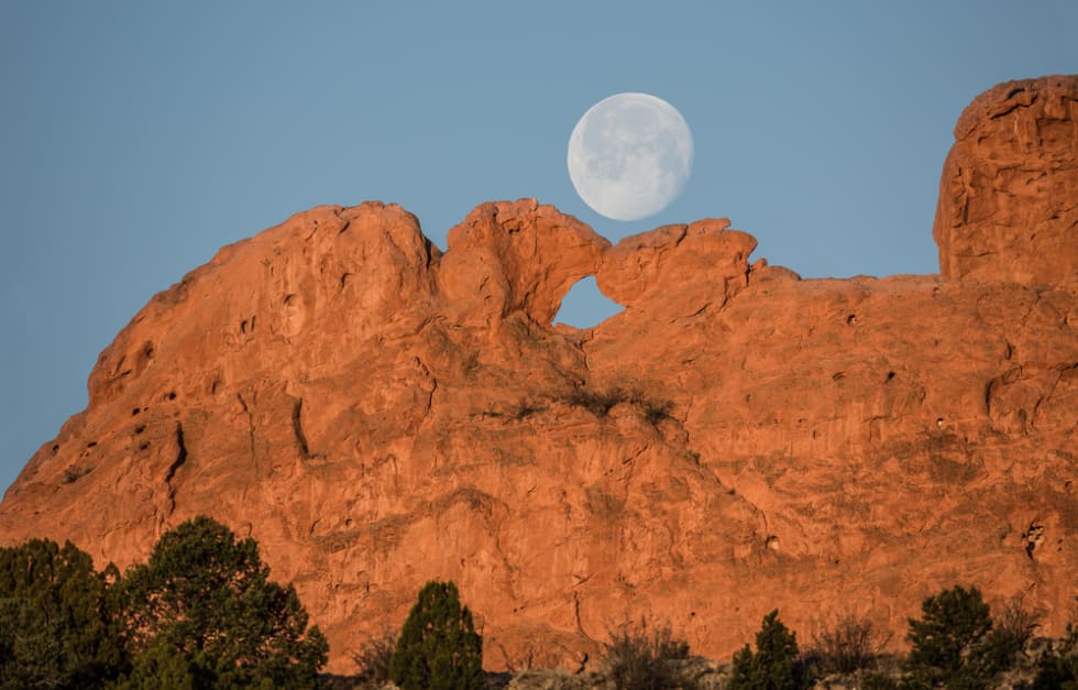  Full Moon Setting over Kissing Camels