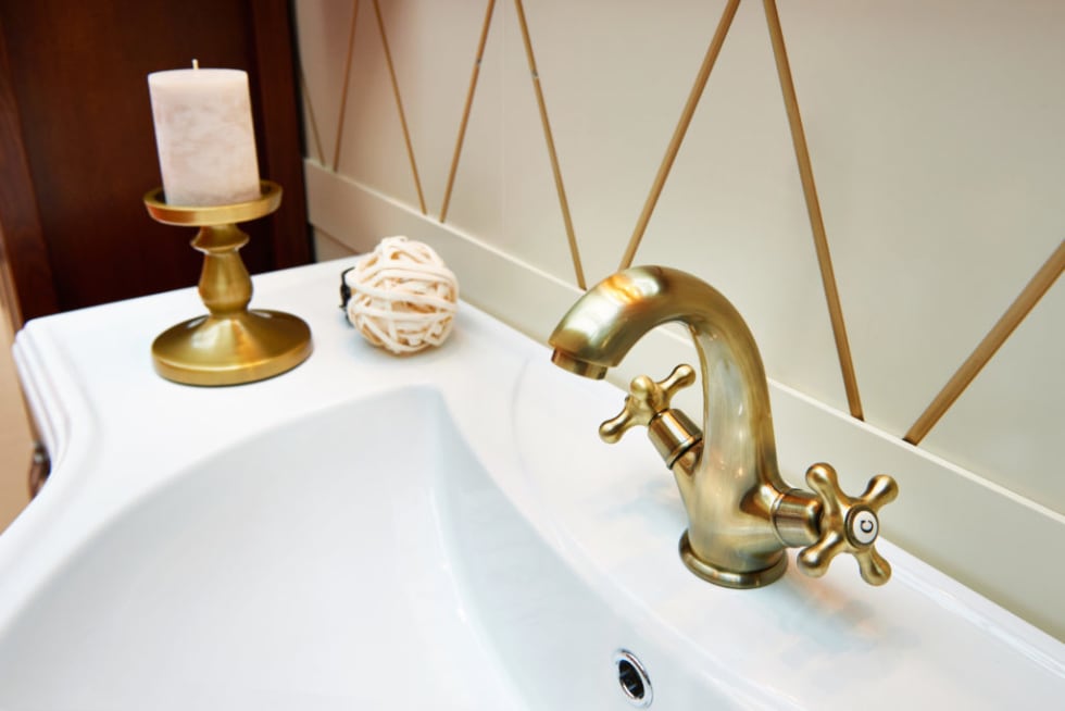 brass sink faucet