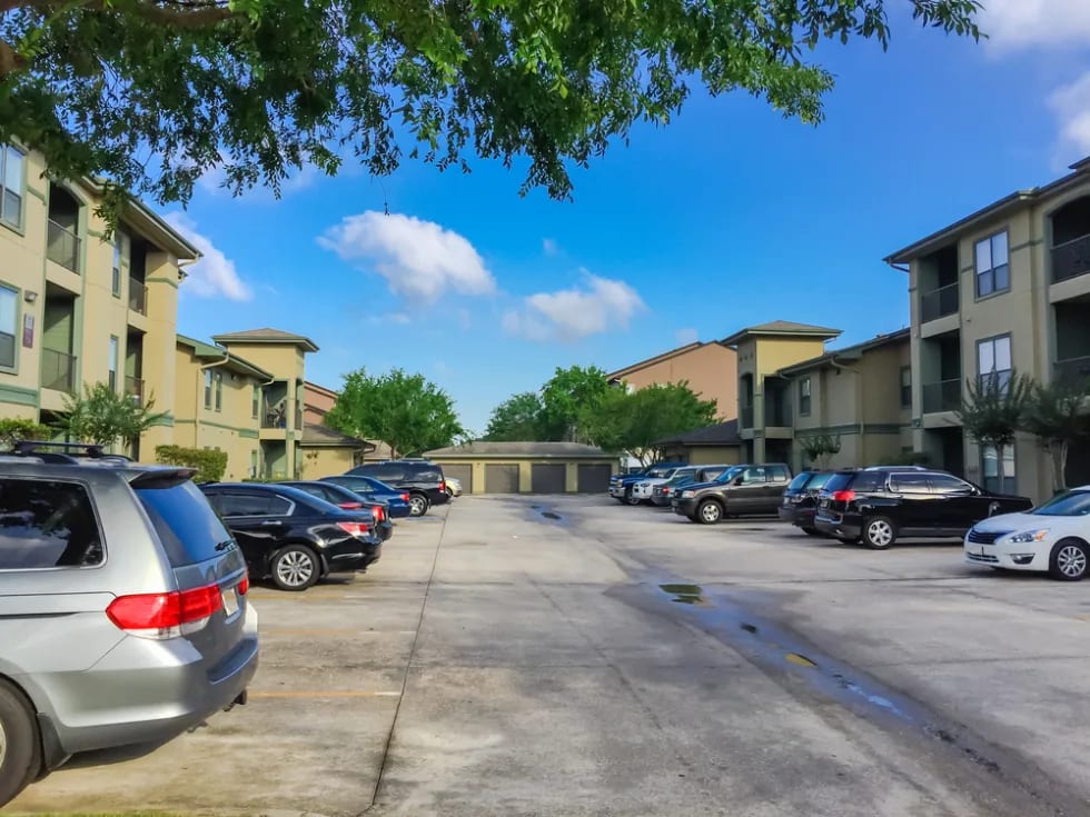 5 Things to Know About Apartment Parking Policies