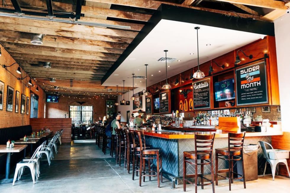 4 MustTry Restaurants in Deep Ellum, Dallas