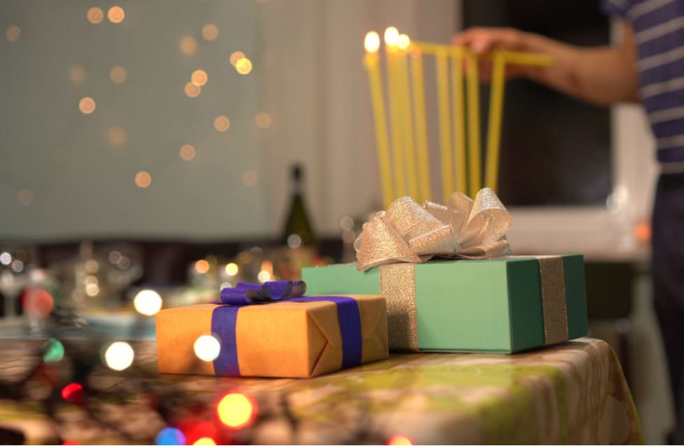 How To Throw A Hanukkah Party In Your Apartment Renter Life