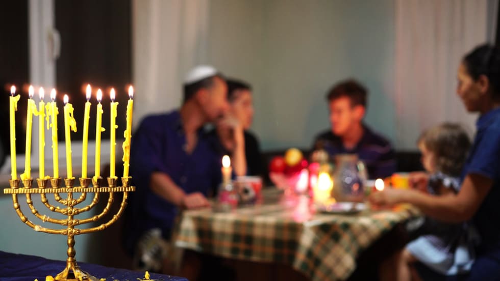 How To Throw A Hanukkah Party In Your Apartment Renter Life