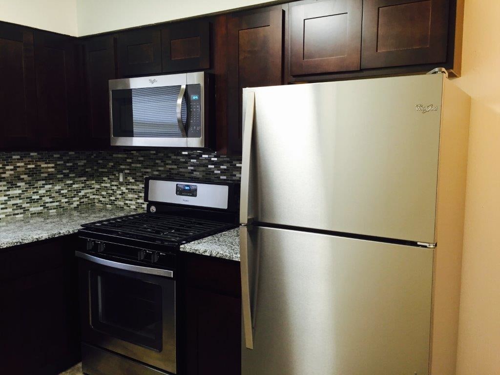 Lakeview Terrace - Welcome Home to Lakeview Terrace Apartments in Eatontown, NJ! With easy access to Routes 18, 35 36, the NJ Turnpike and Garden State Parkway, we are a commuters dream and offer easy access to local dining and shopping