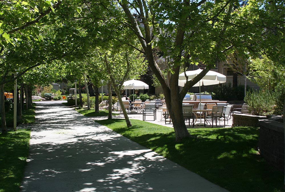 Lakeridge East - We welcome you to Lakeridge East Apartments, affordable luxury homes, conveniently located in South Reno, Nevada