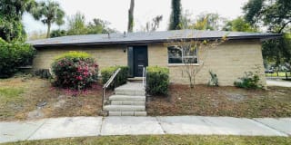 615 NE BOULEVARD 615 NE BOULEVARD Photo Gallery 1