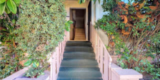 2332 S Beverly Glen Boulevard 2332 S Beverly Glen Boulevard Photo Gallery 1