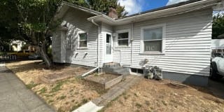 2202 North East Everett St 2202 North East Everett St Photo Gallery 1