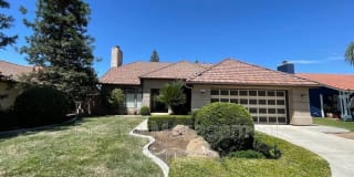 9215 N Recreation Ave 9215 N Recreation Ave Photo Gallery 1