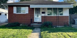 684 E MAPLEDALE Avenue 684 E MAPLEDALE Avenue Photo Gallery 1