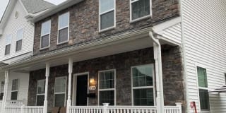 332-D RAILROAD AVE 332-D RAILROAD AVE Photo Gallery 1