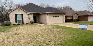 1305 Hyde Park Blvd 1305 Hyde Park Blvd Photo Gallery 1