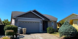 4668 SW 47th Place 4668 SW 47th Place Photo Gallery 1