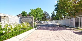 6951 KNOLLCREST LN 6951 KNOLLCREST LN Photo Gallery 1