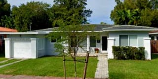 945 S Shore Dr 945 S Shore Dr Photo Gallery 1
