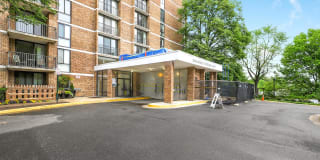 2300 Pimmit Dr Apt 404 2300 Pimmit Dr Apt 404 Photo Gallery 1
