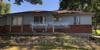 329 S 73rd Dr 329 S 73rd Dr Photo Gallery 1