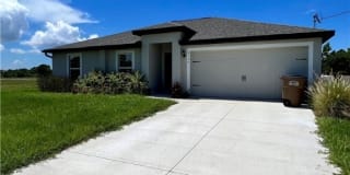 4724 NW 39th Avenue 4724 NW 39th Avenue Photo Gallery 1