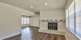 2961 Lakeshore Dr 2961 Lakeshore Dr Photo Gallery 1
