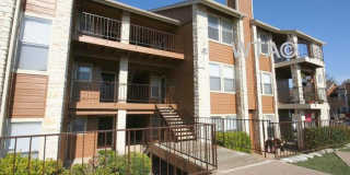412 E WILLIAM CANNON 412 E WILLIAM CANNON Photo Gallery 1