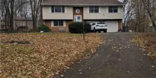 8 Boxwood Drive 8 Boxwood Drive Photo Gallery 1