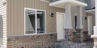 654 S Saturn Ave 654 S Saturn Ave Photo Gallery 1