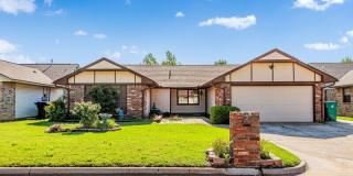704 Westview Dr 704 Westview Dr Photo Gallery 1