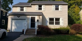 44 Stanford Rd W 44 Stanford Rd W Photo Gallery 1