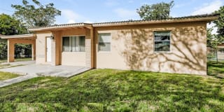 1649 NW 14th Ct 1649 NW 14th Ct Photo Gallery 1