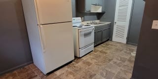 1830 West Riverview Avenue 1830 West Riverview Avenue Photo Gallery 1
