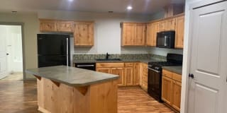 2736 SW Juniper Ave 2736 SW Juniper Ave Photo Gallery 1