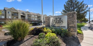 The Falls At Hunters Pointe The Falls At Hunters Pointe Photo Gallery 1