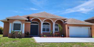 4374 SW Savona Boulevard 4374 SW Savona Boulevard Photo Gallery 1