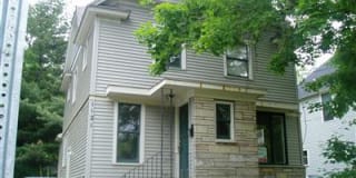 1121 Oak St 1121 Oak St Photo Gallery 1