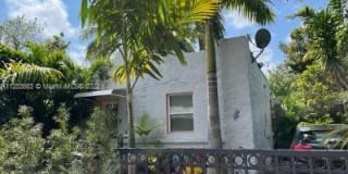 8220 NE 1st Pl 8220 NE 1st Pl Photo Gallery 1
