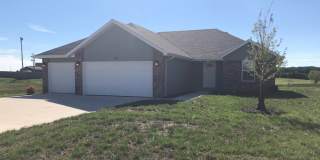 138 Bluebird Ave 138 Bluebird Ave Photo Gallery 1