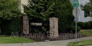 1167 32nd Pl NE 1167 32nd Pl NE Photo Gallery 1