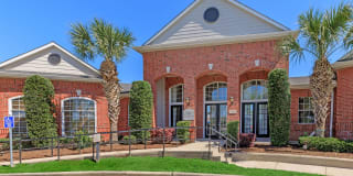 The Life at Emerald Oaks The Life at Emerald Oaks Photo Gallery 1