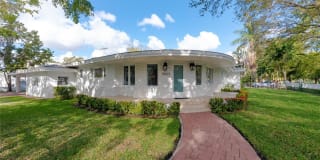 2121 N Greenway Dr 2121 N Greenway Dr Photo Gallery 1