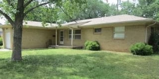 2431 N Clarence Ave 2431 N Clarence Ave Photo Gallery 1