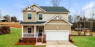 586 30th Avenue Cir NE 586 30th Avenue Cir NE Photo Gallery 1