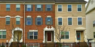 2060 UNIVERSITY BOULEVARD 2060 UNIVERSITY BOULEVARD Photo Gallery 1